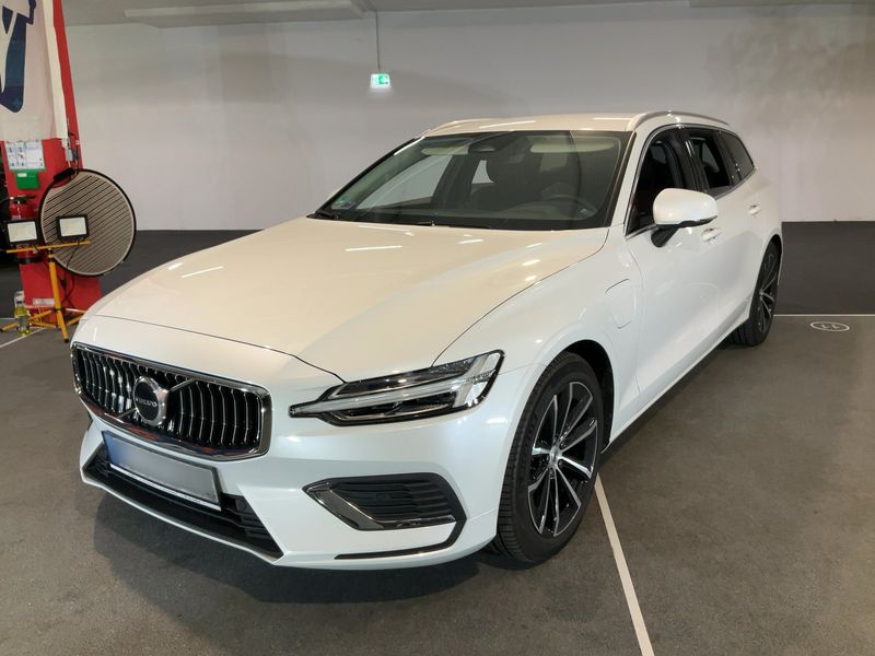 Volvo V60 2.0 T6 Recharge Plug-in Hybrid Core AWD