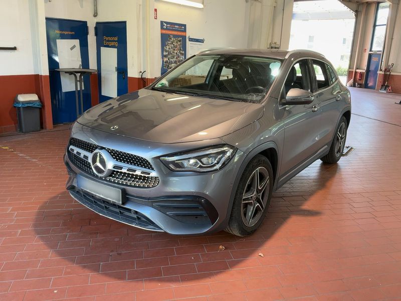 Mercedes-Benz GLA-Klasse GLA 200 AMG Line