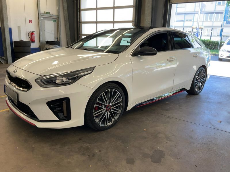 Kia pro_cee'd 1.6 Tgdi GT