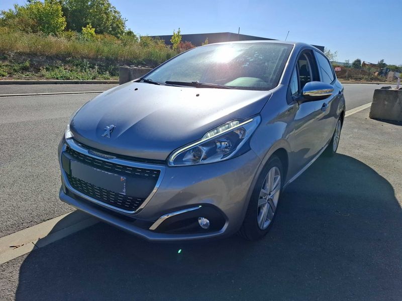Peugeot 208 1.2 PureTech Signature