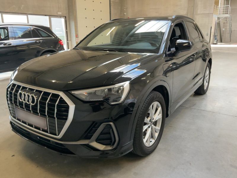 Audi Q3 45 TFSIe S line
