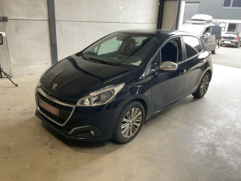 Peugeot 208 1.2 PureTech Signature