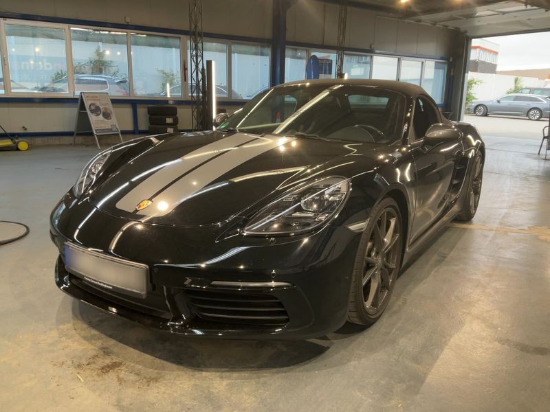 Porsche 718 Boxster T