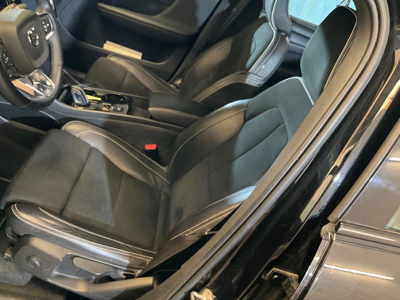 Volvo XC40 1.5 T4 Recharge Plug-in Hybrid Plus Dark 2WD
