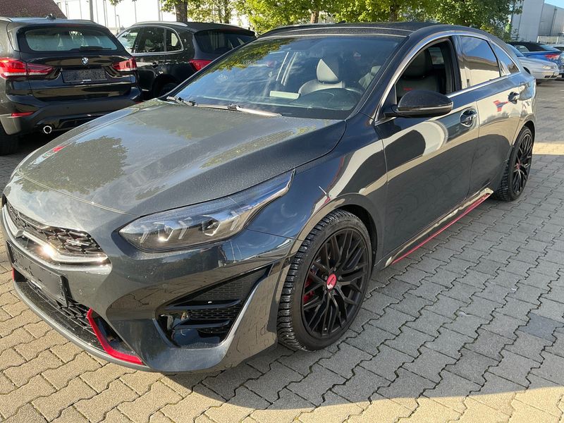 Kia pro_cee'd 1.6 Tgdi GT