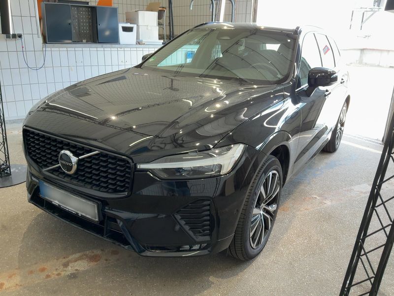 Volvo XC60 2.0 B4 Mild-Hybrid Plus Dark 2WD