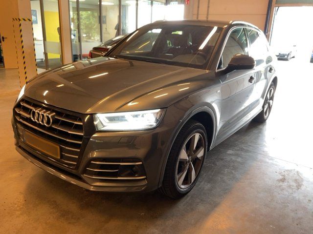 Audi Q5 55 TFSIe quattro sport
