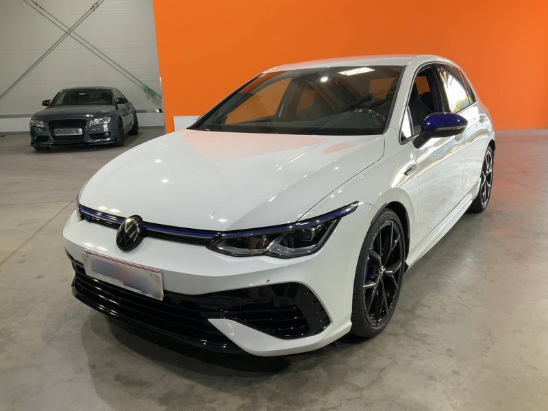 Volkswagen Golf VIII 2.0 TSI R 20 Years 4Motion