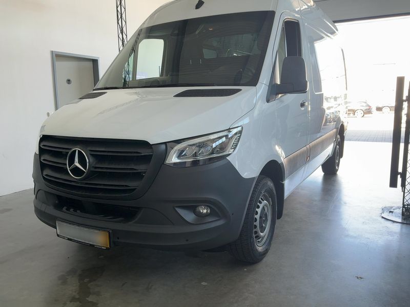 Mercedes-Benz Sprinter 319 CDI RWD L2