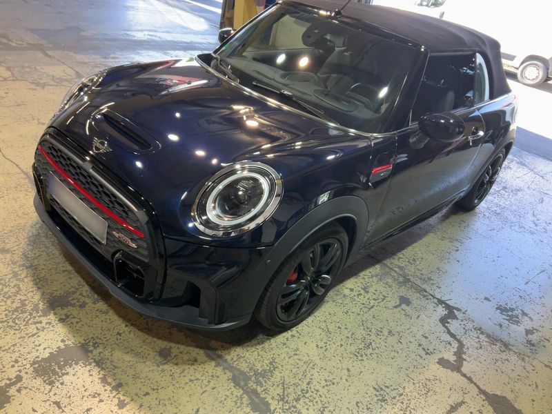 MINI Cabrio John Cooper Works Classic Trim