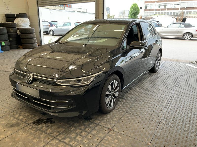 Volkswagen Golf VIII 1.5 TSI Goal