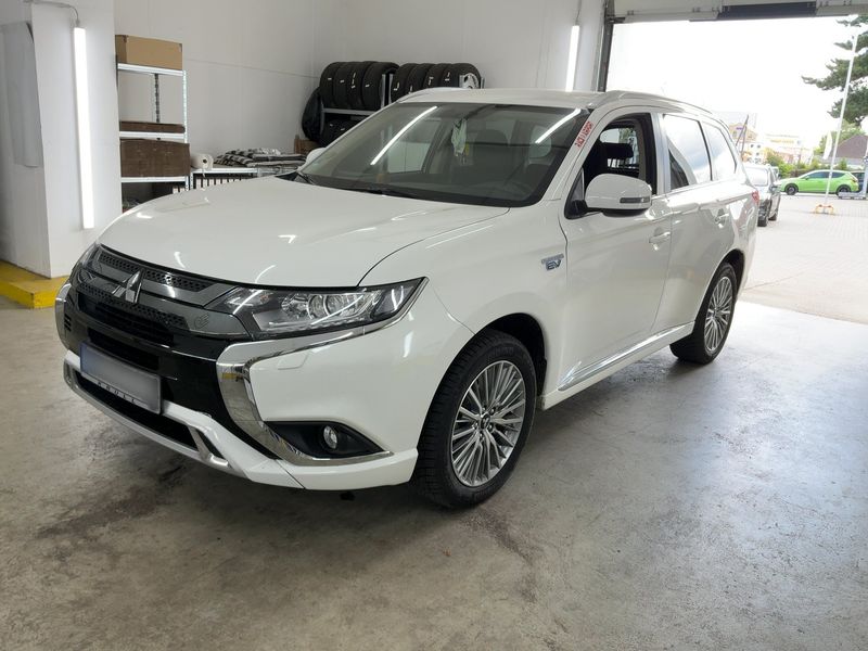Mitsubishi Outlander 2.4 PHEV 4WD
