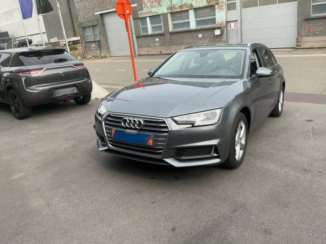 Audi A4 40 g-tron sport