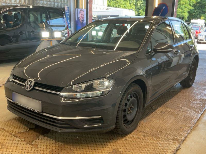 Volkswagen Golf VII 1.6 TDI Comfortline BlueMotion Tech
