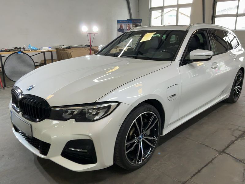 BMW 3er 330e xDrive M Sport