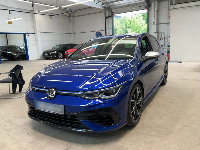 Volkswagen Golf VIII 2.0 TSI R 4Motion