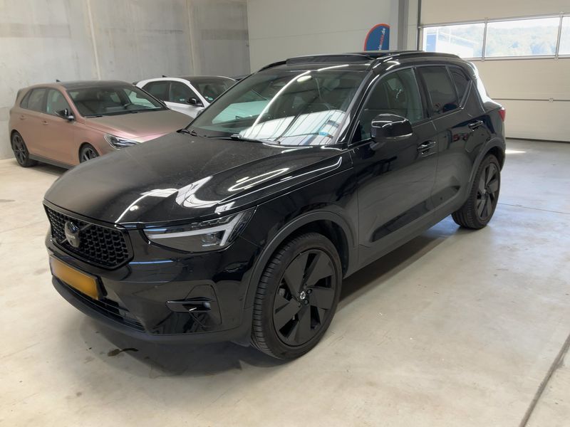 Volvo XC40 2.0 B4 Mild-Hybrid Ultra Black Edition 2WD