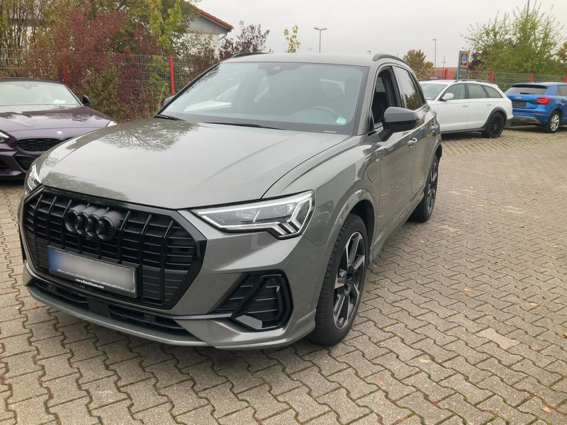 Audi Q3 45 TFSIe S line