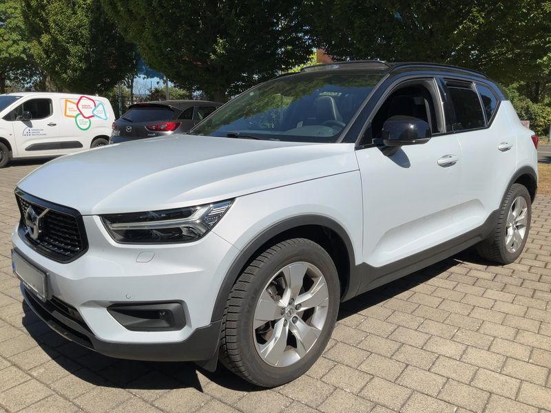 Volvo XC40 2.0 B4 Mild-Hybrid R-Design 2WD