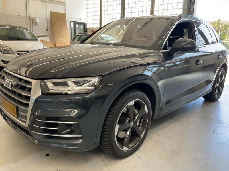 Audi Q5 55 TFSIe quattro sport
