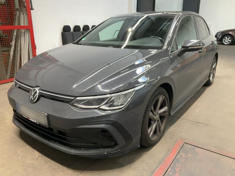 Volkswagen Golf VIII 2.0 TSI R-Line