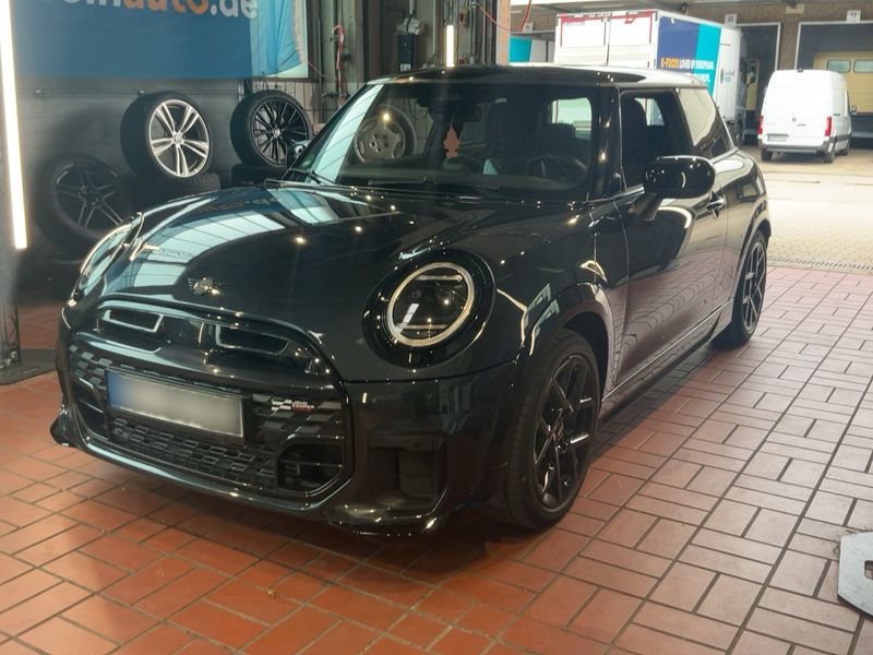 MINI Cooper C John Cooper Works Trim