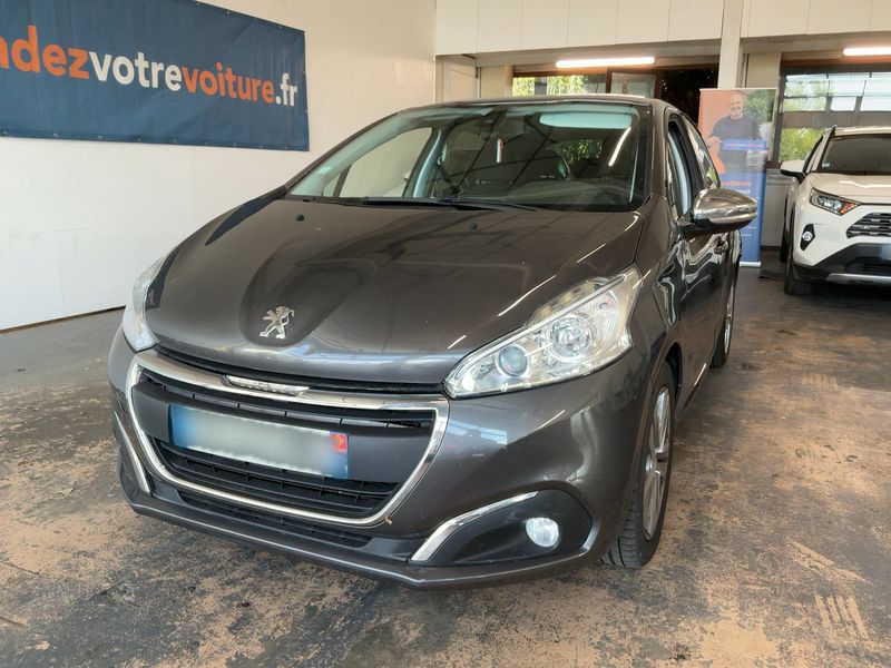 Peugeot 208 1.2 PureTech Signature