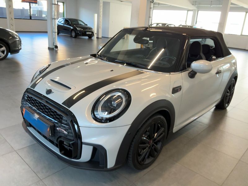 MINI Cabrio Cooper S John Cooper Works Trim