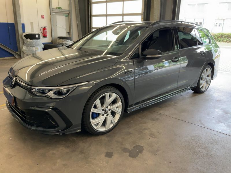 Volkswagen Golf VIII 2.0 TSI R-Line