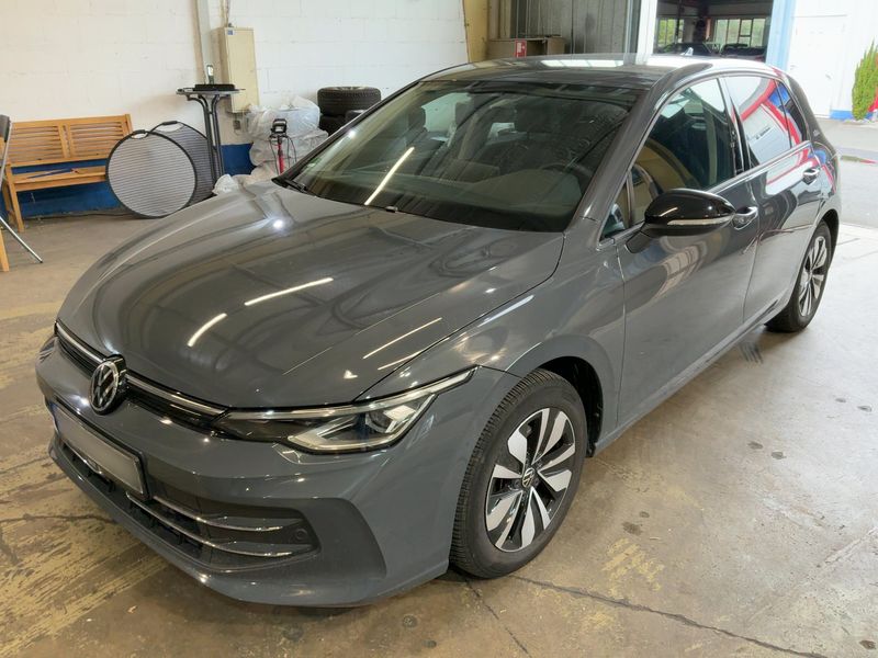 Volkswagen Golf VIII 2.0 TDI Goal