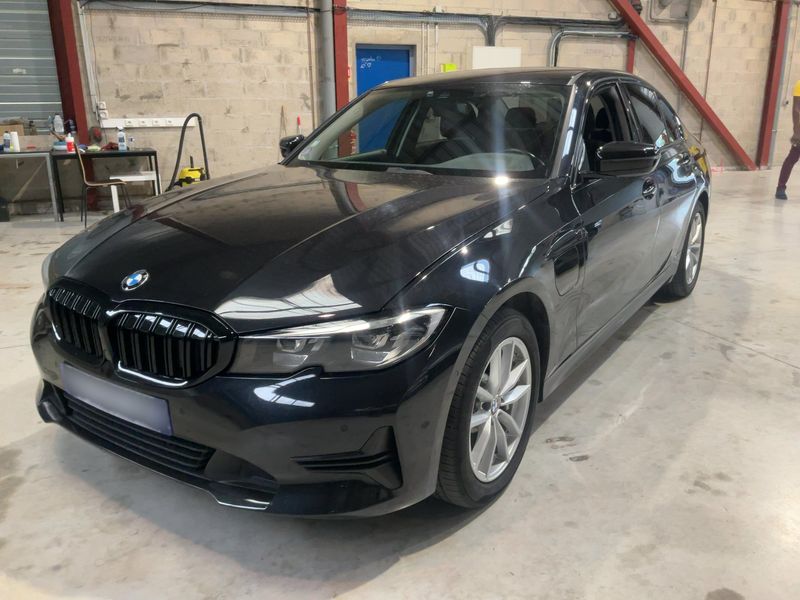 BMW 3er 330e Lounge