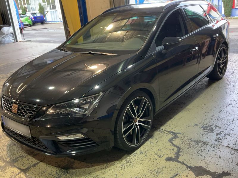 SEAT Leon 2.0 TSI Cupra 300 4Drive