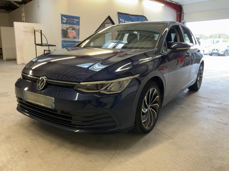Volkswagen Golf VIII 2.0 TDI Life 1st