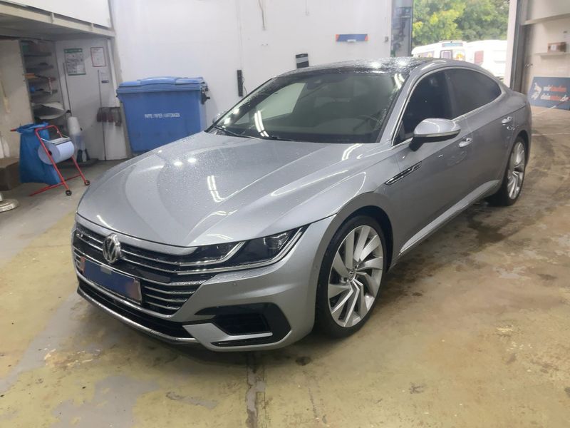 Volkswagen Arteon 2.0 TSI R-Line 4Motion