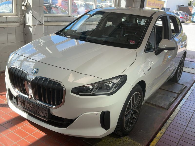 BMW 2er 230e Active Tourer xDrive