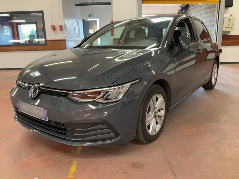 Volkswagen Golf VIII 2.0 TDI Life 1st
