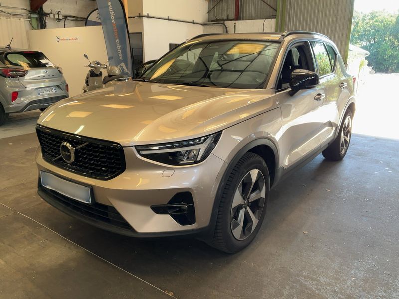 Volvo XC40 2.0 B3 Mild-Hybrid Ultra Dark 2WD