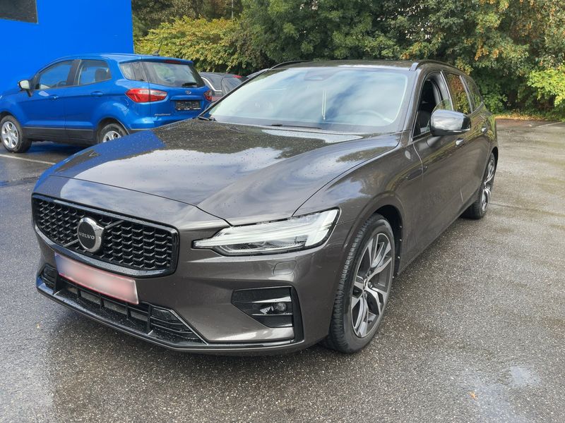 Volvo V60 2.0 B3 Mild-Hybrid Ultimate Dark