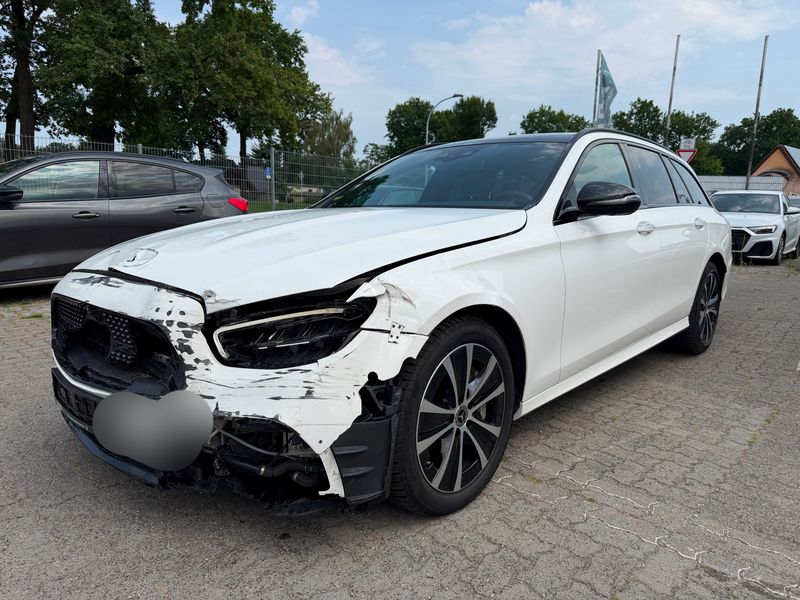 Mercedes-Benz E-класс E 300e T AMG Line