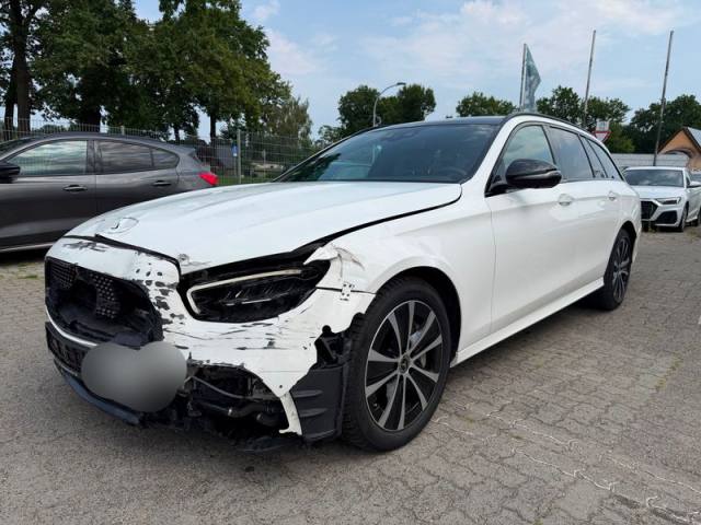 Mercedes-Benz E-класс E 300e T AMG Line