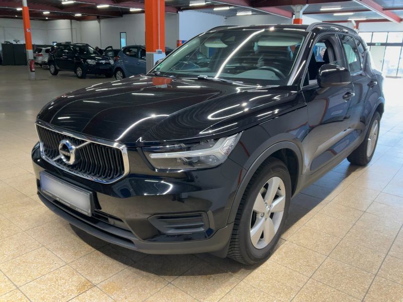 Volvo XC40 1.5 T2 Momentum Core 2WD