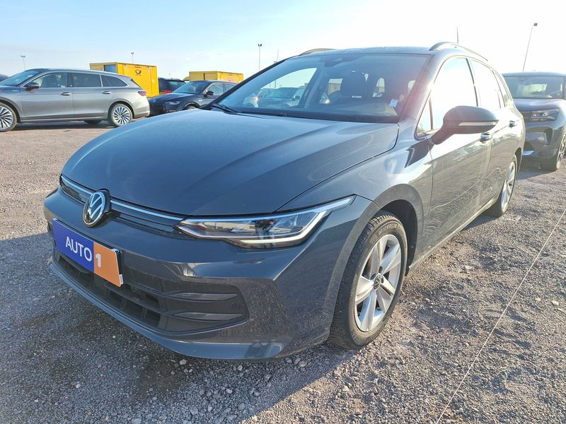 Volkswagen Golf VIII 1.5 eTSI Life
