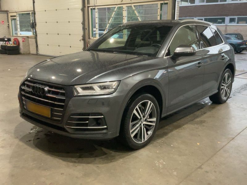 Audi Q5 55 TFSIe quattro sport