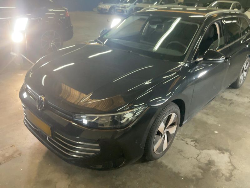 Volkswagen Passat 1.5 eTSI Business