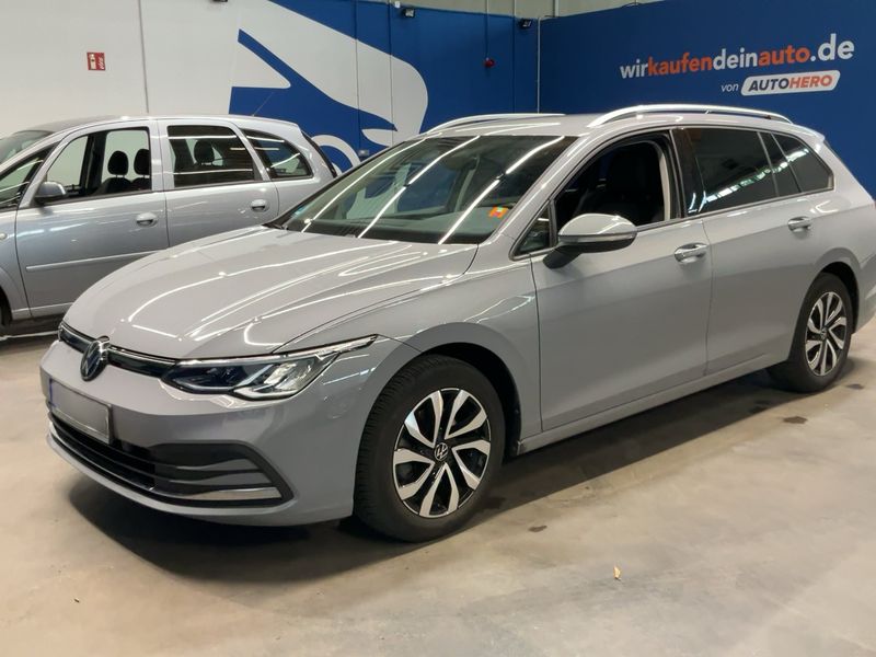 Volkswagen Golf VIII 1.0 TSI Active
