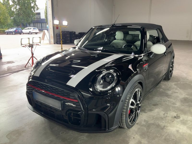 MINI Cabrio John Cooper Works