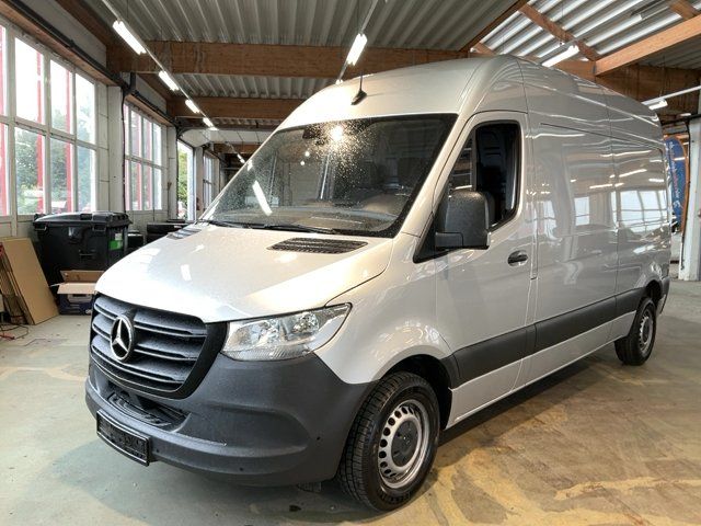 Mercedes-Benz Sprinter 215 CDI FWD L2
