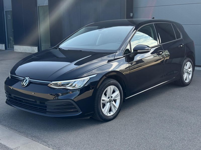 Volkswagen Golf VIII 1.0 eTSI Life
