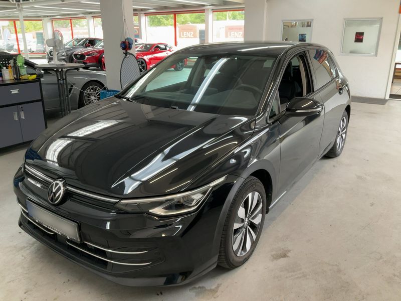 Volkswagen Golf VIII 2.0 TDI Goal