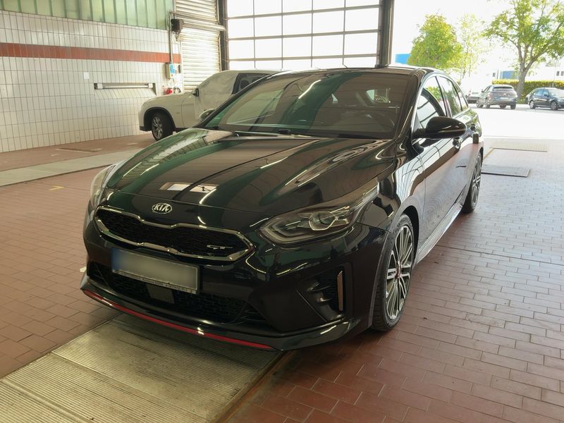 Kia pro_cee'd 1.6 Tgdi GT